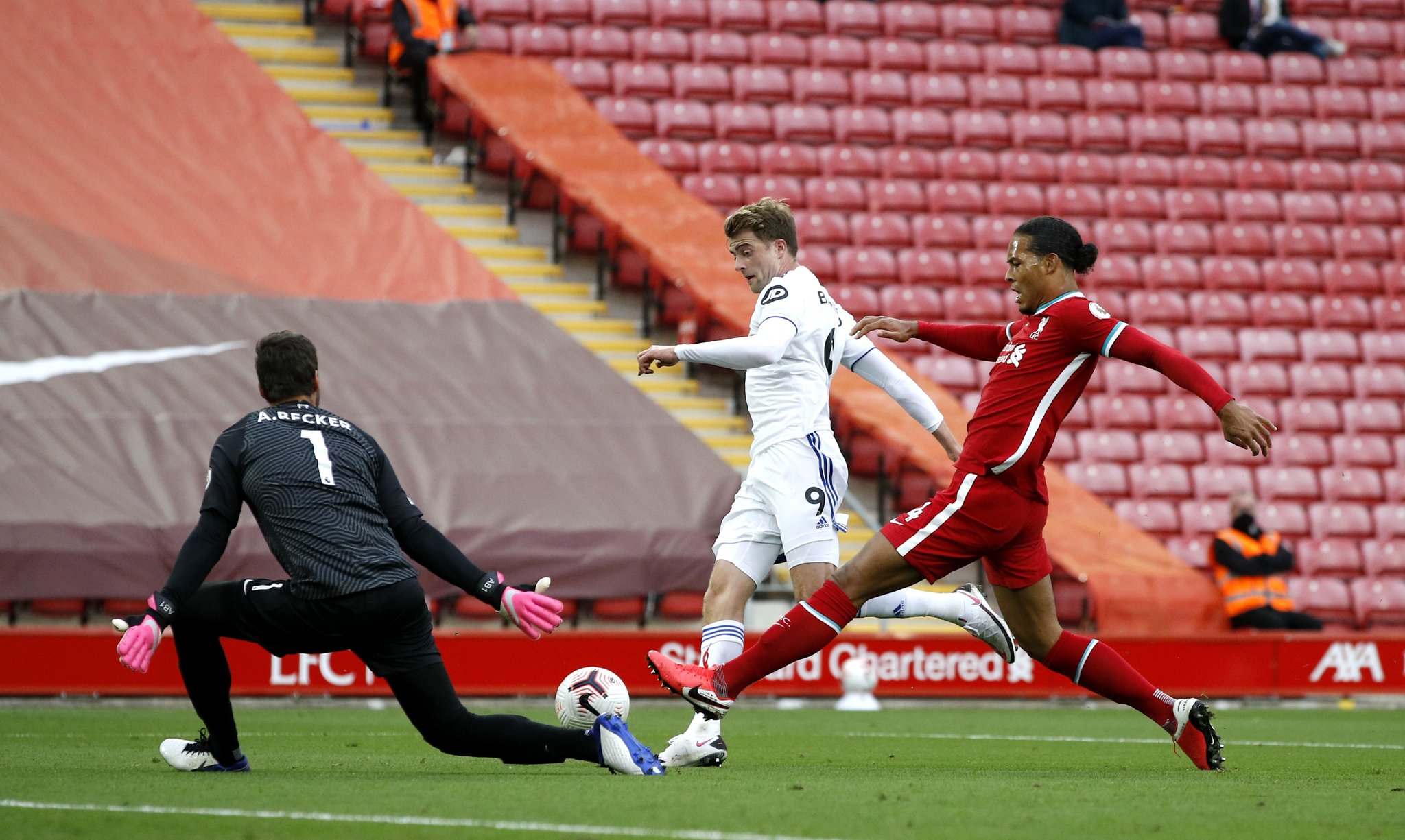 防守反击见 防守反击见